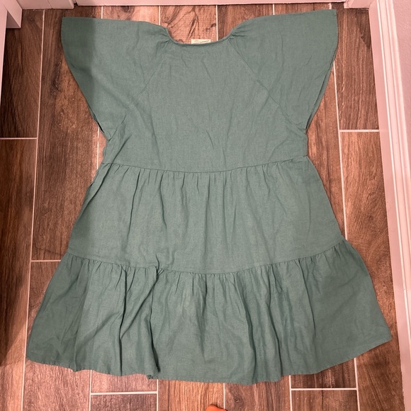 Universal Threads army green tiered short sleeve dress with v-neck - Picture 5 of 5